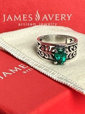💚 James Avery Emerald Adoree ring size 8.5